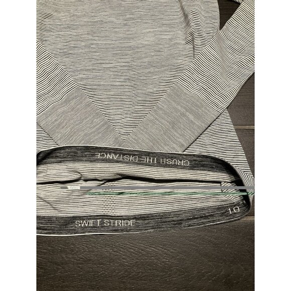 Women’s Lululemon Long Sleeve Size 10 - Picture 4 of 6